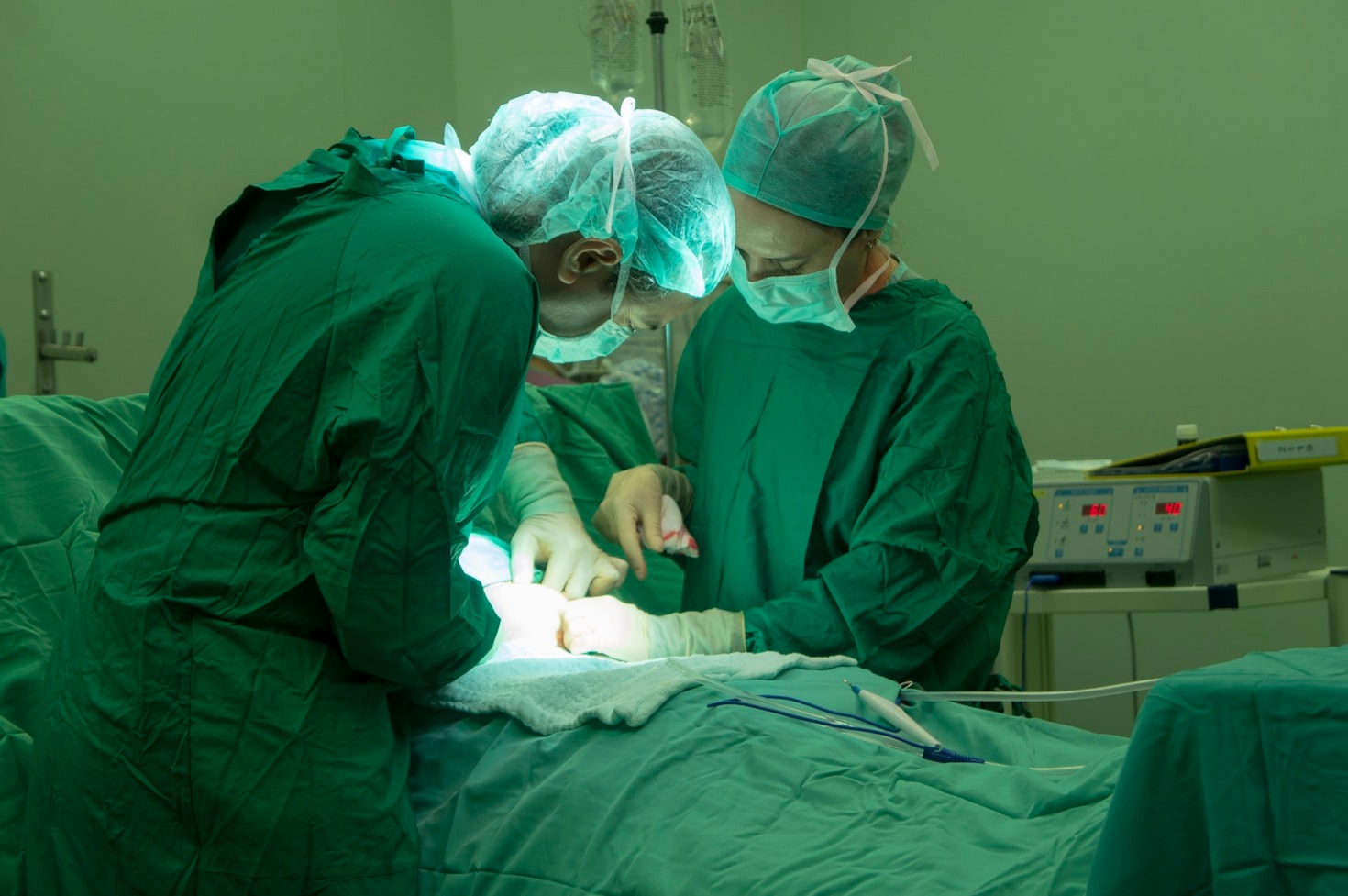 Choosing The Right Surgical Gear For Clinics